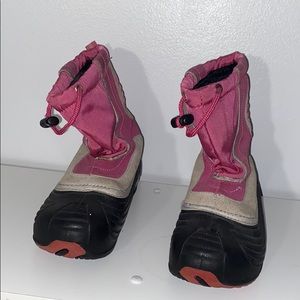 Snow boots